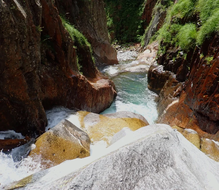 image36: "canyoning en Ariège au Canyon de l'Artigue avec Ariège canyon aventure"