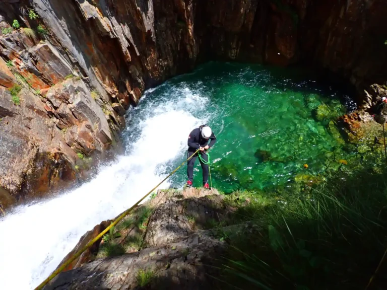 image25: "canyoning en Ariège au Canyon de l'Artigue avec Ariège canyon aventure"