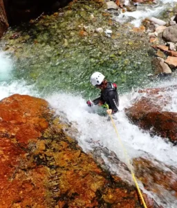 Descente en rappel au canyon de l'Artigue