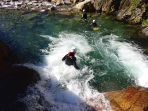 Entrée du canyon de l’Artigue dans les Pyrénées ariégeoises, Occitanie