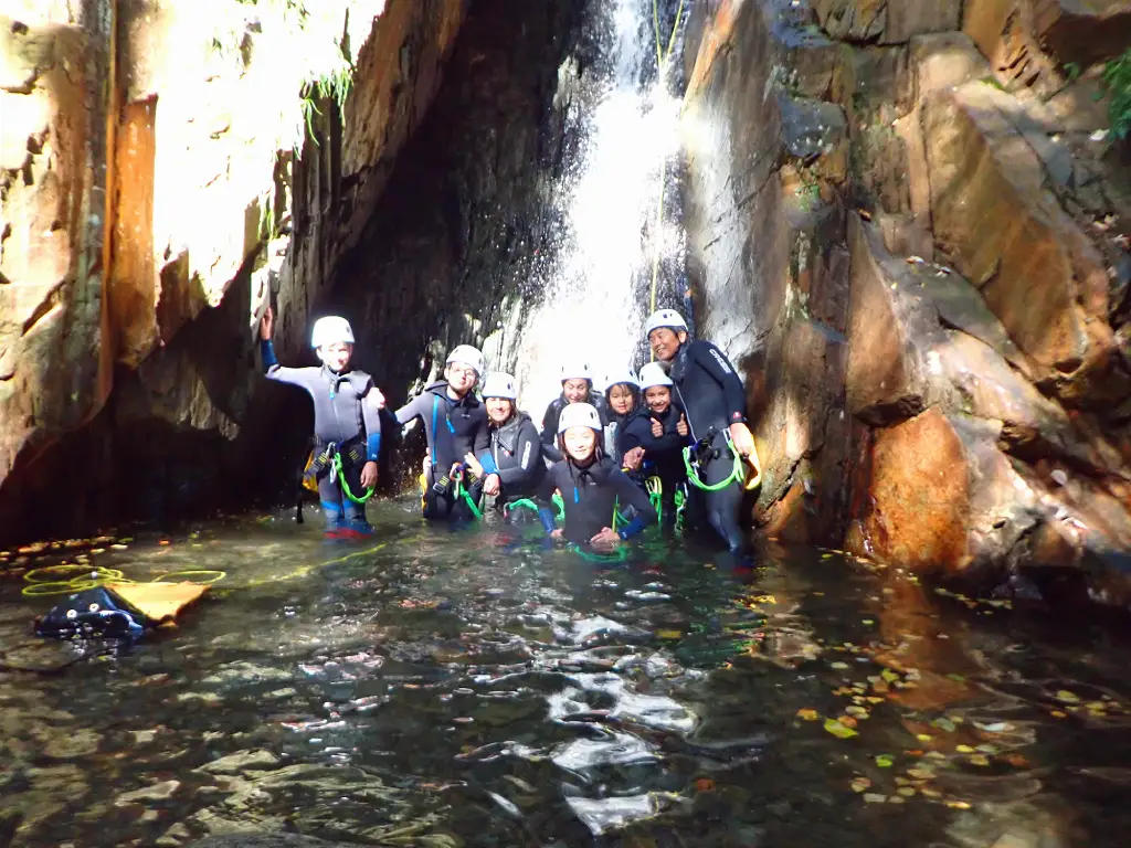 canyoning en famille après la dernière descente en rappel